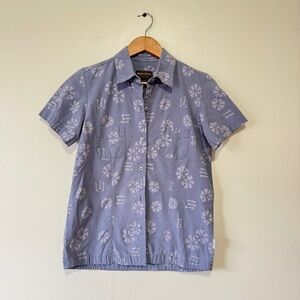 Vintage Woolrich Women's Blue Button Down Shirt with Floral Print Size Small‎